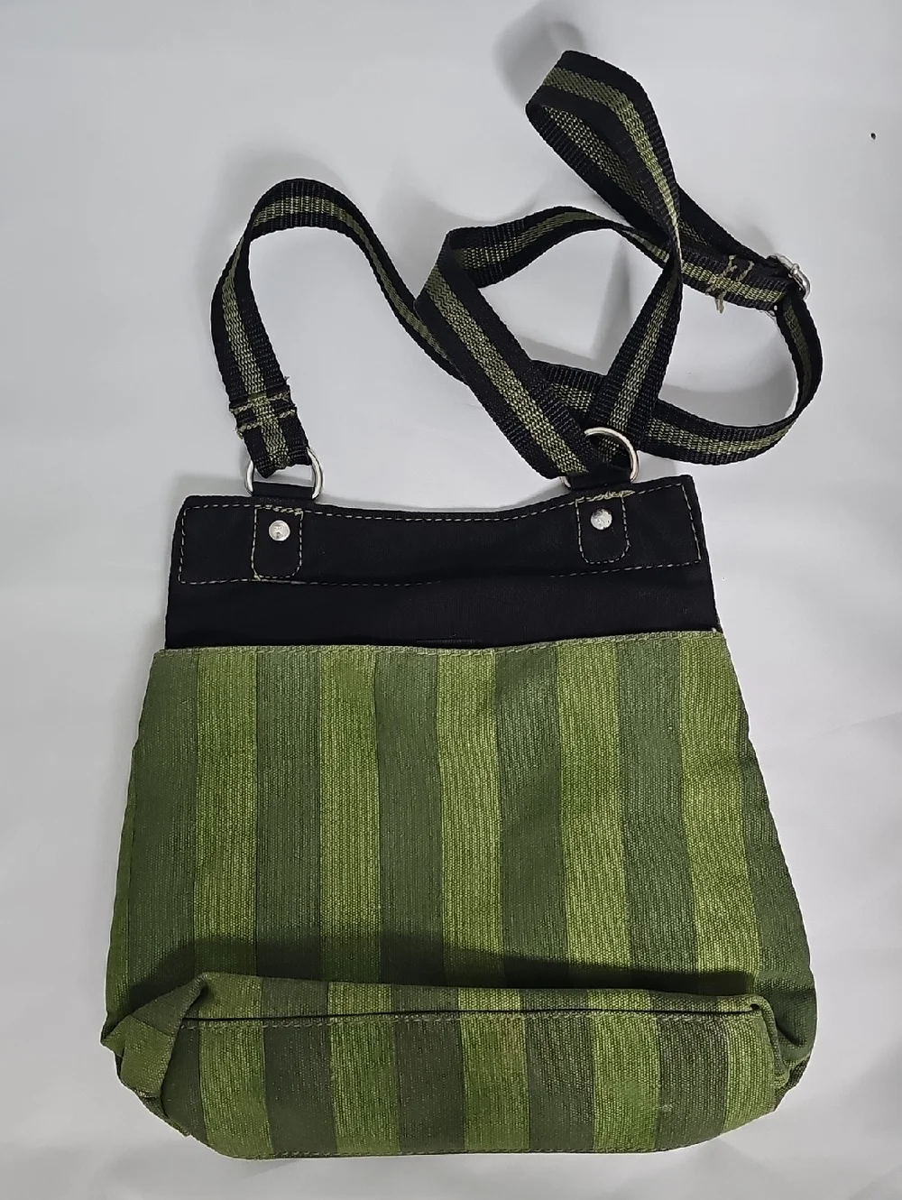 Vintage Mickey Mouse Green Crossbody Bag – Iconic Character Design - Picture 2 of 5
